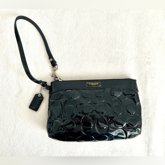 Coach Handbags - Coach Signature Wristlet Embossed Logo Patent Leather Glossy Black Genuine